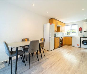 4 bedroom terraced house to rent - Photo 6