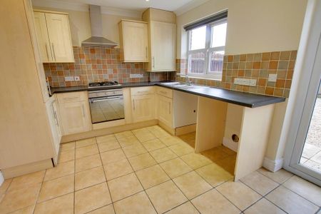 2 bedroom terraced house to rent - Photo 4