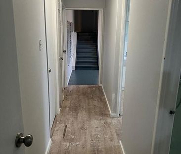 Pet Friendly Large Farmhouse in Old Whenuapai - Photo 5