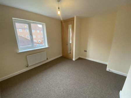 4 bedroom detached house to rent - Photo 4