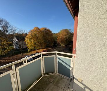 Modern renovierte 3,5-Zimmer-Wohnung mit sonnigem Balkon - Photo 5