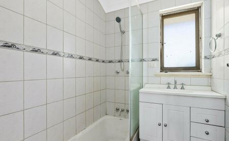 Spacious Family Home in the Heart of Gosnells - Photo 2