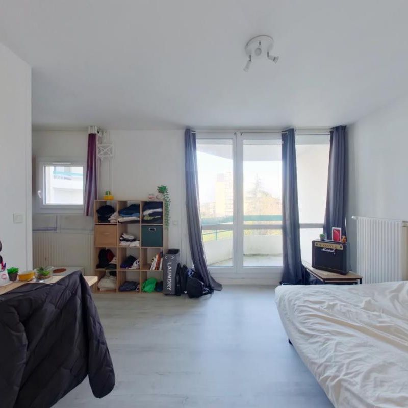 Location Appartement 1 pièce 27m² CHATELLERAULT 86100 - Photo 1