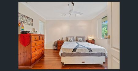 Spacious Family Home on Expansive 1,700m² Block - Photo 5