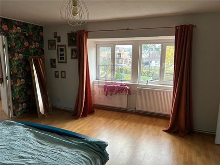 Casa de inchiriat in Sibiu - 6 camere, teren 1030 mp, pet friendly, zona Viile Sibiului de inchiriat - Fotografie 3