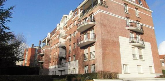 Location Appartement 2 pièces 50m² LILLE 59000 - Photo 2