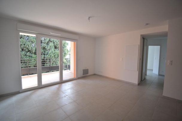 location Appartement T3 DE 58.49m² À HYERES - Photo 1