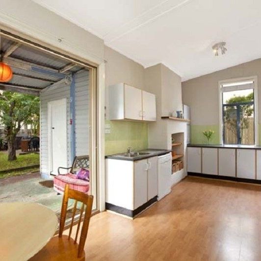 Charming Family Home - Photo 1