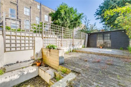 2 bedroom maisonette in Islington - Photo 2