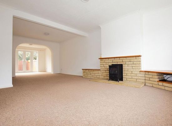 3 bedroom semi-detached house to rent - Photo 1