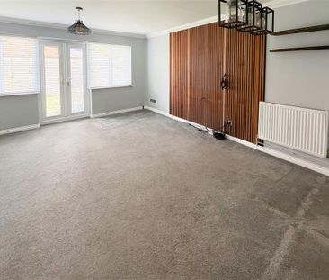 3 bedroom end of terrace house to rent - Photo 2