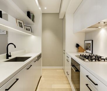 Spacious designer apartment with sleek industrial feel - Balcony / ... - Photo 5
