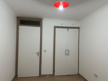 Old Kenton Lane, London - Photo 4