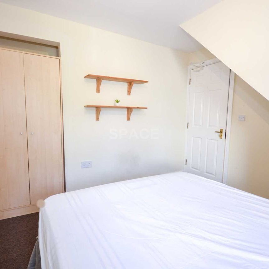 Grange Avenue, Earley, Reading, Berkshire, RG6 1DJ - Photo 1