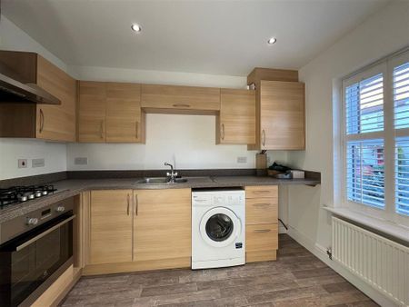 2 bedroom semi-detached house to rent - Photo 3