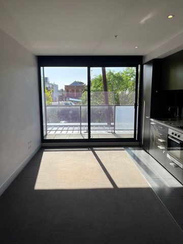 One Bedroom in South Yarra - Photo 3