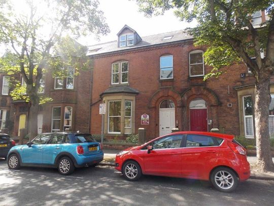 Flat in Warwick Square, Carlisle - Photo 1