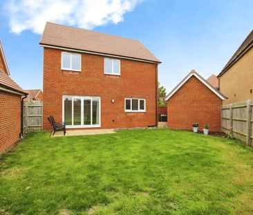 4 bedroom detached house to rent - Photo 1