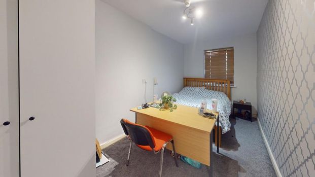 6 bedroom terraced house to rent - Photo 1