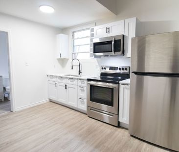 **SPACIOUS** 1 Bedroom Main Unit in St. Catharines!! - Photo 1