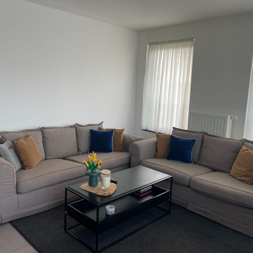 Rustig gelegen twee-slaapkamer appartement + autostandplaats - Foto 1