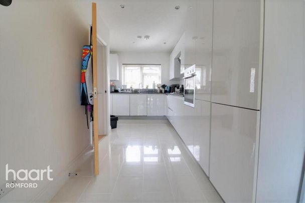 4 bedroom townhouse to rent - Photo 1