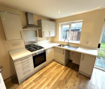 3 bedroom terraced house to rent - Photo 1