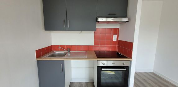 Location Appartement 2 pièces 30m² VALENCIENNES 59300 - Photo 2