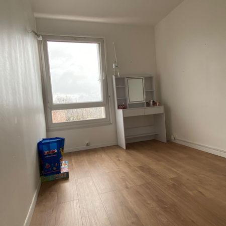 Location Appartement 4 pièces 67m² DOUAI 59500 - Photo 3