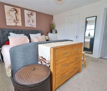 Gray Place, Ottershaw, Chertsey, Surrey, KT16 - Photo 6