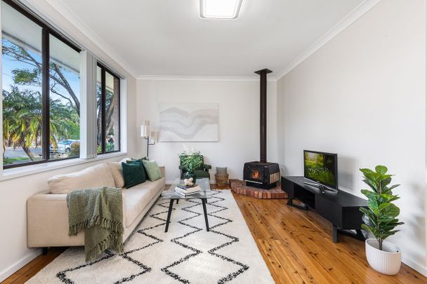 Prime Location Three Bedroom Villa! - Photo 1