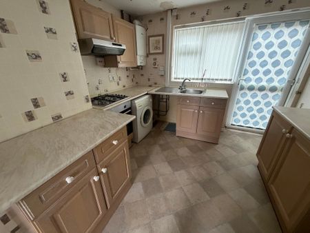 Spenser Avenue - Photo 5