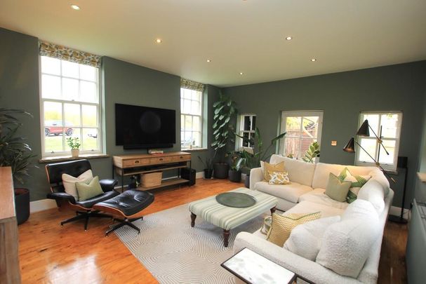 4 bedroom semi-detached house to rent - Photo 1