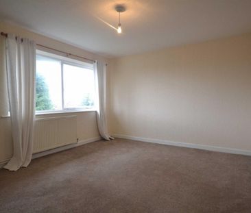 2 bed Flat for Rent - Photo 3