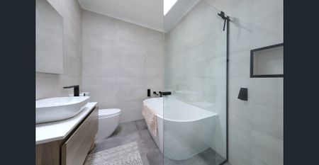 Spacious Family Entertainer! - Photo 4