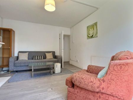 3 bedroom apartment to rent - Photo 2
