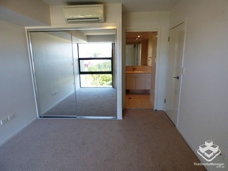 Luxury 2 Bedroom Apartment 100m to Westfield - Photo 5