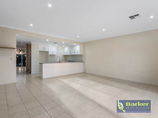 “Gorgeous Town House in Prime Location” - Photo 1