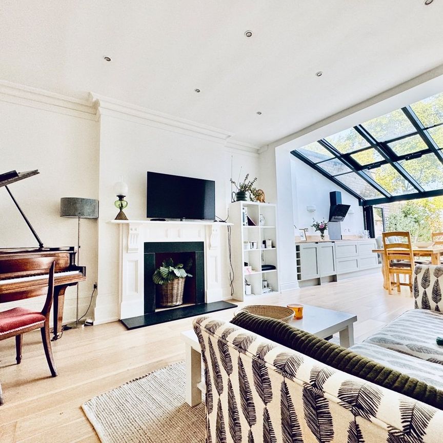 3 Bed Maisonette, Kew Road, TW9 - Photo 1