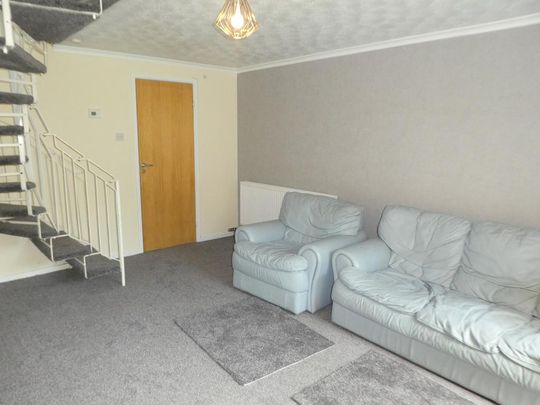 2 bedroom terraced house to rent - Photo 1