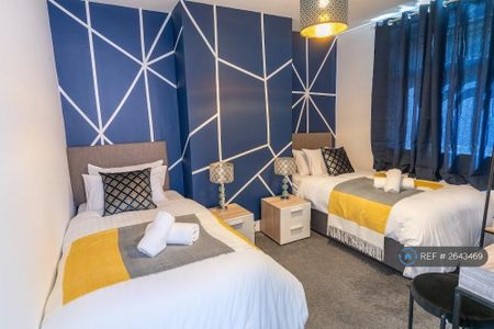 3 bedroom end of terrace house to rent - Photo 4