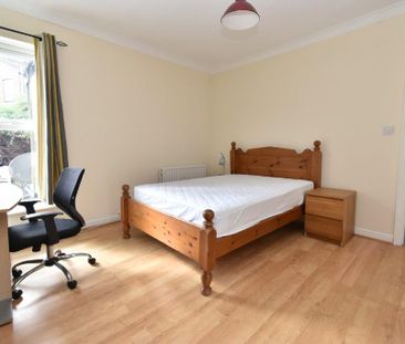 4 bedroom terraced house to rent - Photo 4