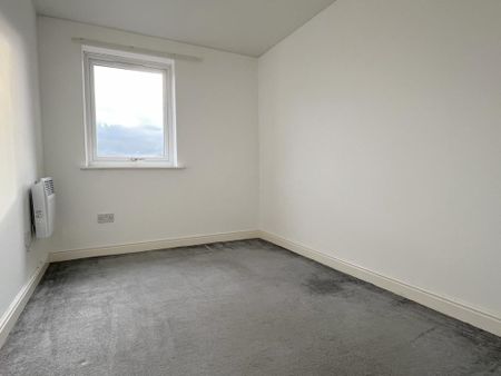 3 bedroom flat to rent - Photo 5