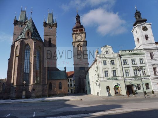 Pronájem bytu 2+kk 56 m², Karla Tomana 42, Hradec Králové - Fotografie 1