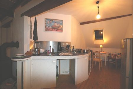 * SCHUCKELIGES NEST FUER SINGLES IN DER City! 1-ZIMMER Mansarden-Apartment, Südstr. * - Photo 2