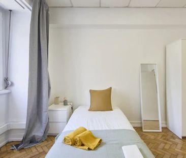 Room in a shared 7-bedroom apartment for rent in Lisbon, all bills ... - Foto 1