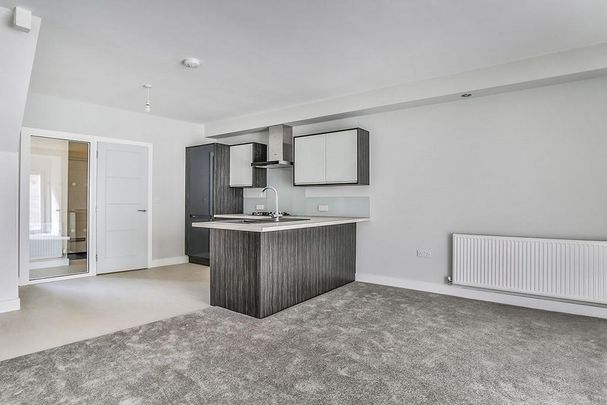 2 bedroom terraced house to rent - Photo 1