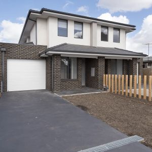 Perfectly Positioned 4-Bedroom Home - Photo 2
