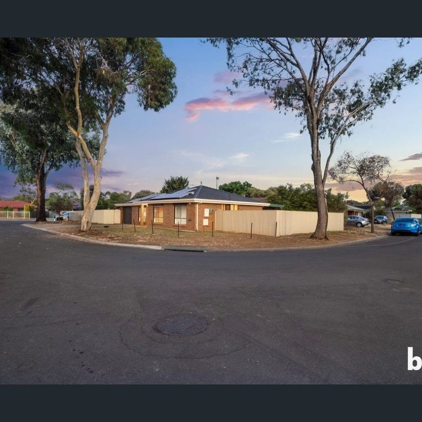 Comfortable Family Living in a Quiet Paralowie Court - Photo 1