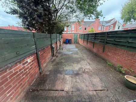 Denison Road, Hexthorpe, DN4 - Photo 2